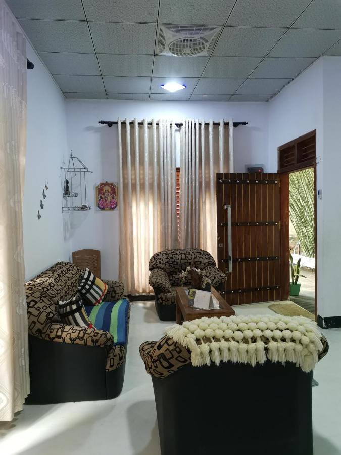 Peacock'S Paradise Safari Hostel Udawalawe Εξωτερικό φωτογραφία